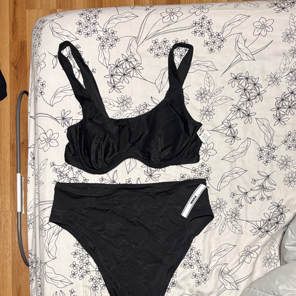 Victoria's Secret Black Ribbed Underwire Bikini Set